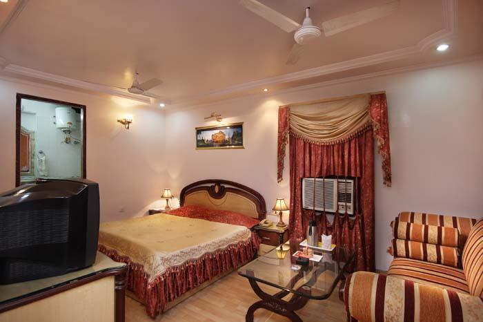 Mandakini Kanpur Esterno foto