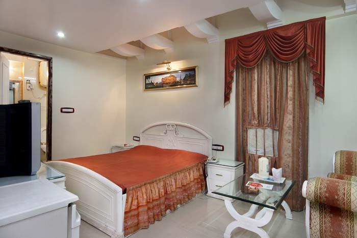 Mandakini Kanpur Esterno foto